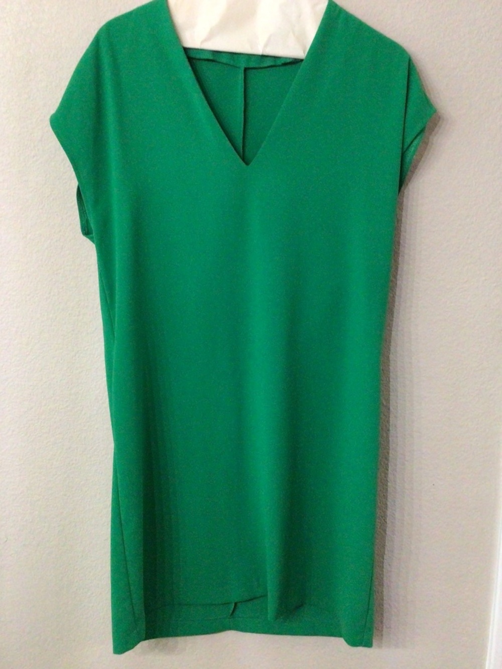 Zara woman V-neck sleeveless dress. Size extra small. Excellent shape.